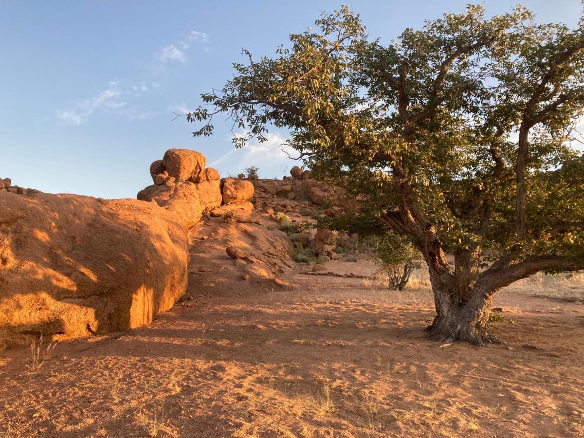 Ozohere Campsite And Himba Village Uis Luaran gambar