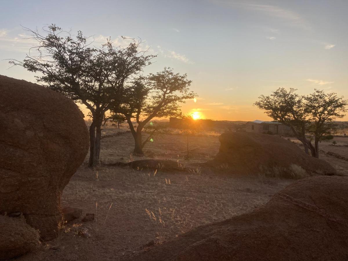 Ozohere Campsite And Himba Village Uis Luaran gambar